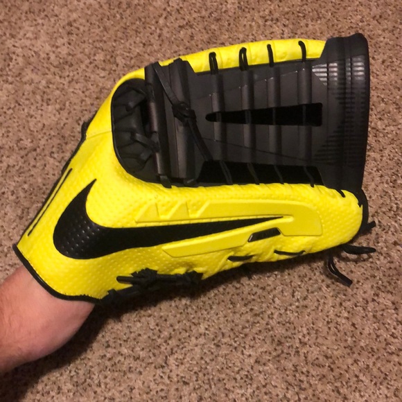 nike hyperfuse baseball glove